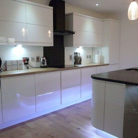 Charming 1Br Cottage With Garden, Spacious Rooms - Part Of Langley Serviced Apartments Several Properties In Wick Wick  Buitenkant foto