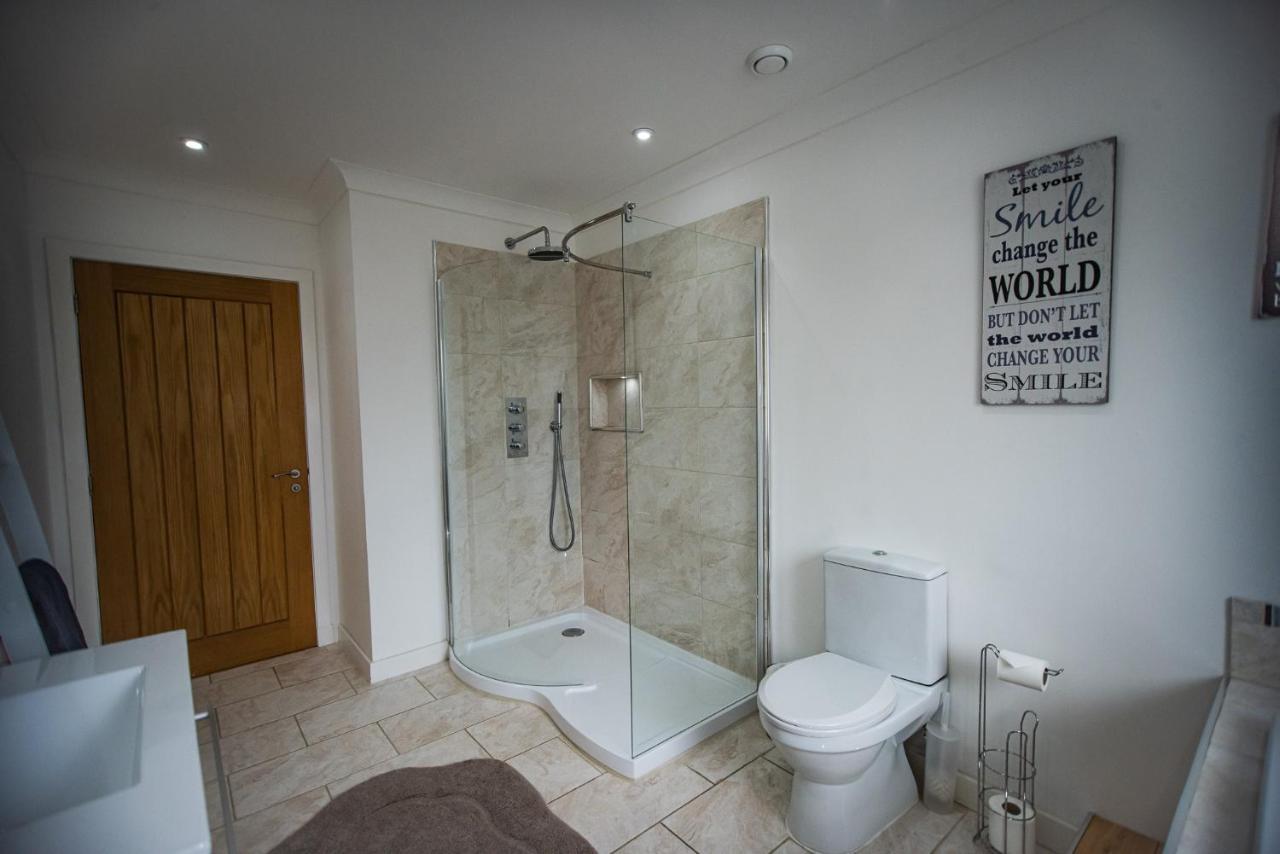Charming 1Br Cottage With Garden, Spacious Rooms - Part Of Langley Serviced Apartments Several Properties In Wick Wick  Buitenkant foto