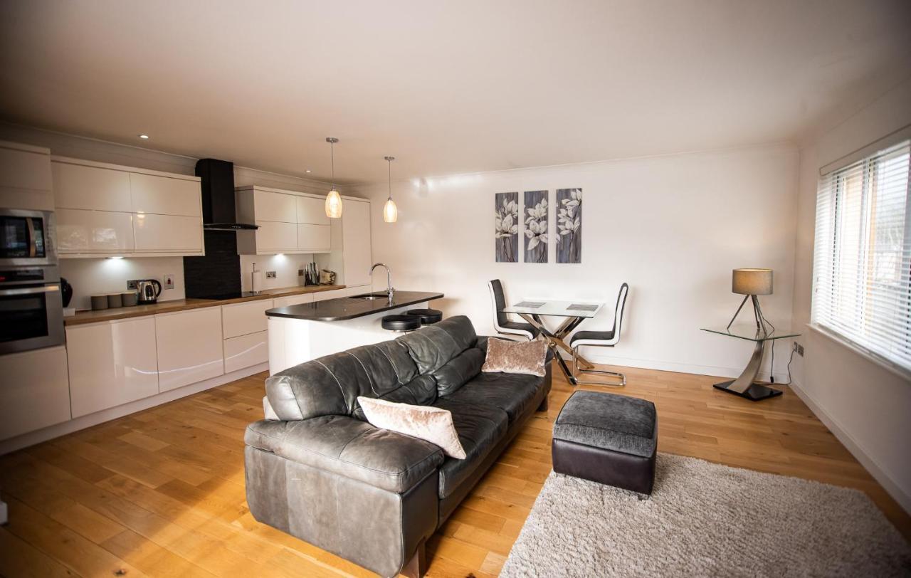 Charming 1Br Cottage With Garden, Spacious Rooms - Part Of Langley Serviced Apartments Several Properties In Wick Wick  Buitenkant foto